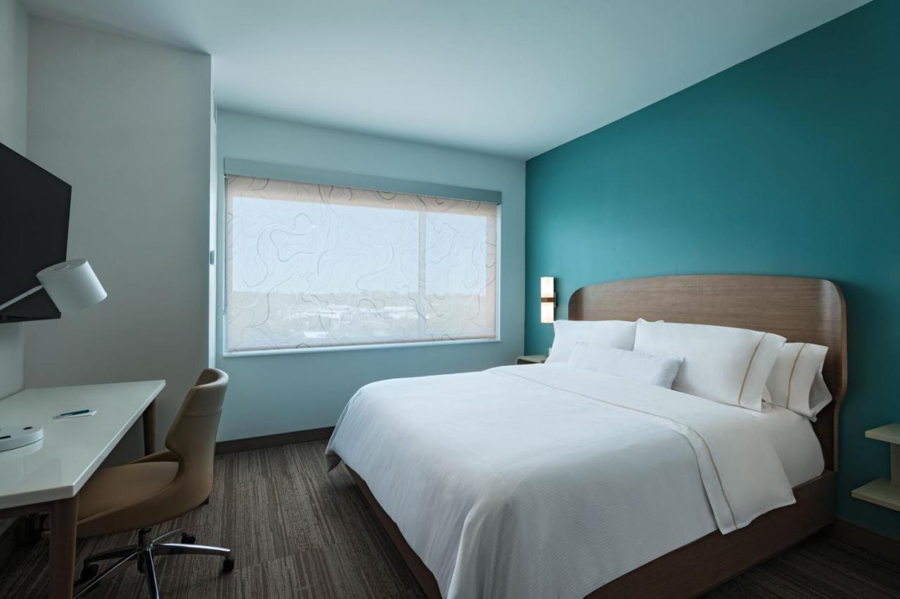 Element Waco Hotel Bagian luar foto