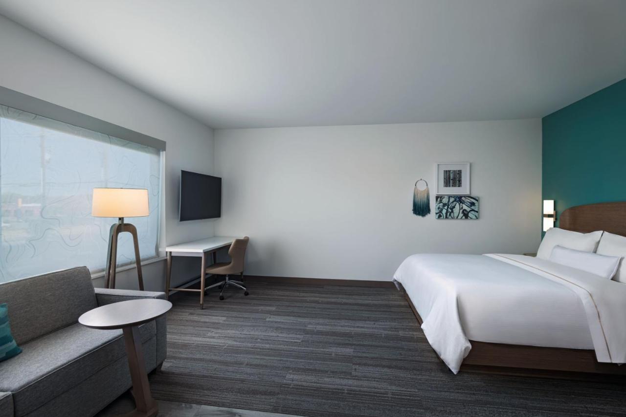 Element Waco Hotel Bagian luar foto