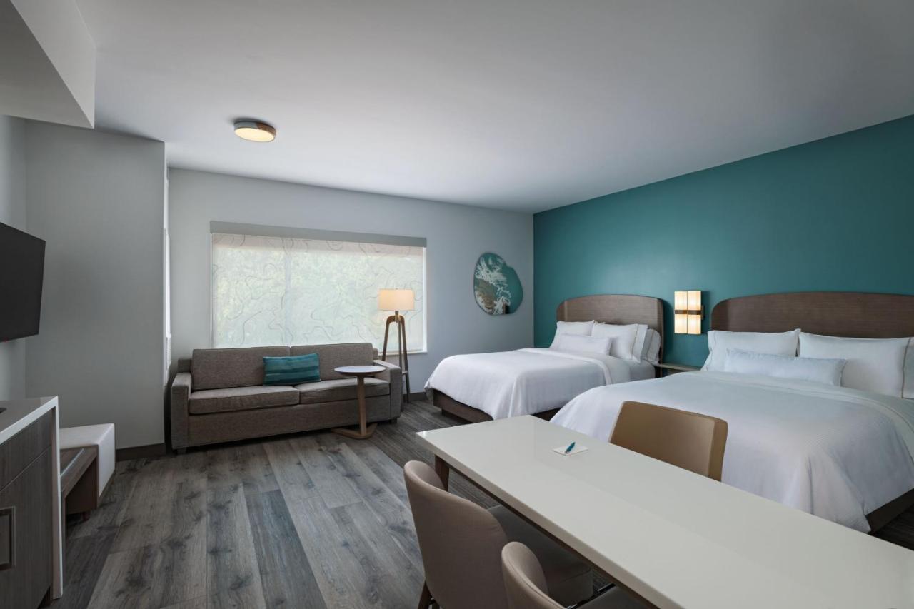 Element Waco Hotel Bagian luar foto