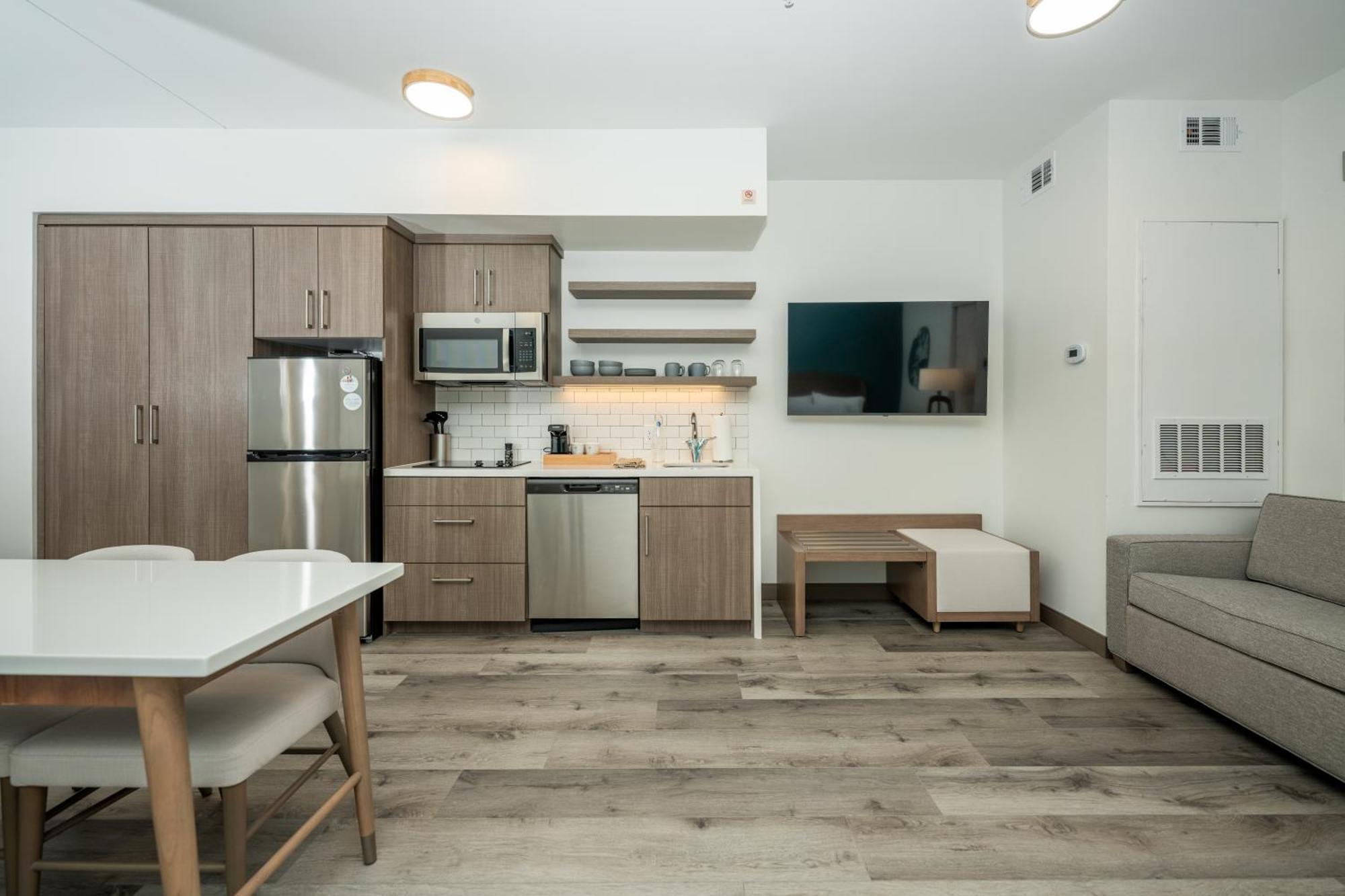 Element Waco Hotel Bagian luar foto